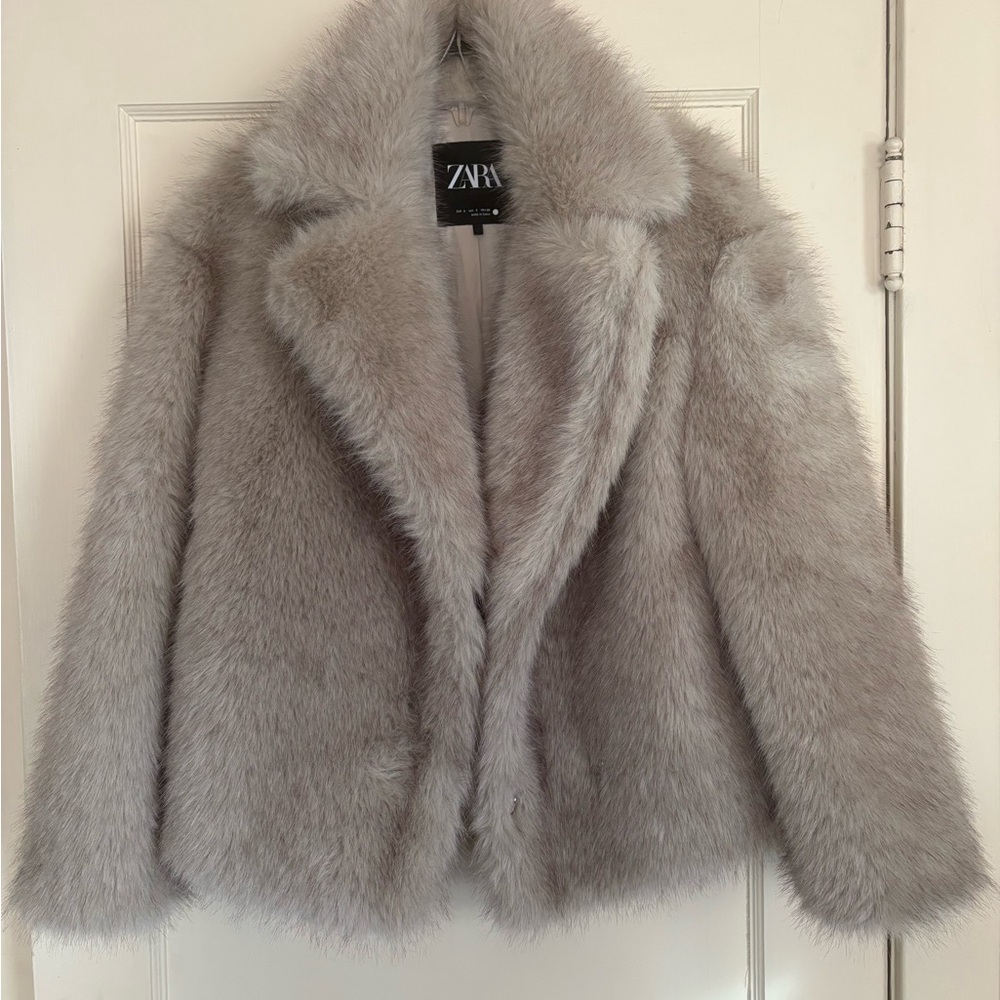 Zara Women's Plush Gray Teddy Jacket